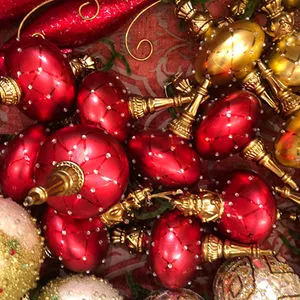 Red and gold ornament detail